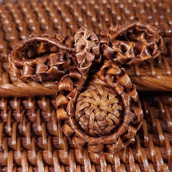 Handmade Bow Clasp Dark Camera Rattan Bag - Picture 6 of 9